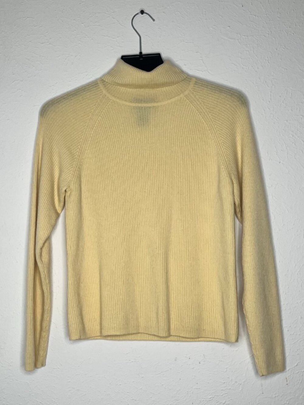 Women's VTG Charter Club Classics Pale Yellow Wool Turtleneck Sweater Size Large